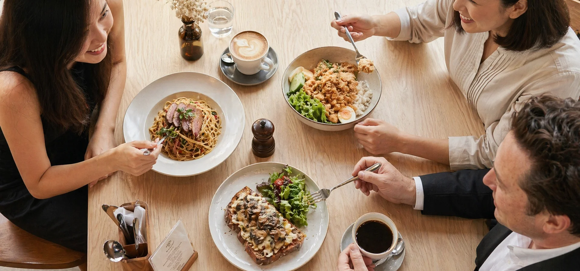 All-day brunch flatlay at Bubbs & Bites